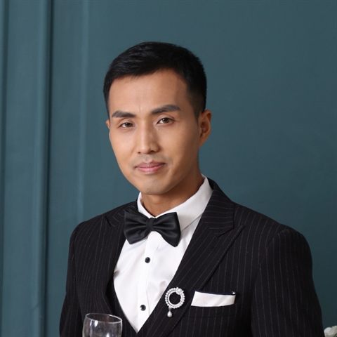 Winston Deng, supply chain specialist